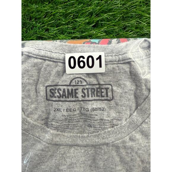 Sesame Street Graphic Tee Sz 2XL Grey Big Bird Cookie Monster Elmo Bert Ernie - Picture 8 of 8